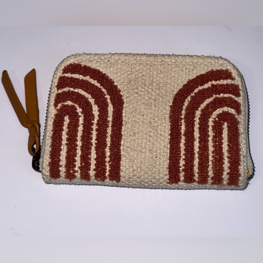 Universal thread wallet